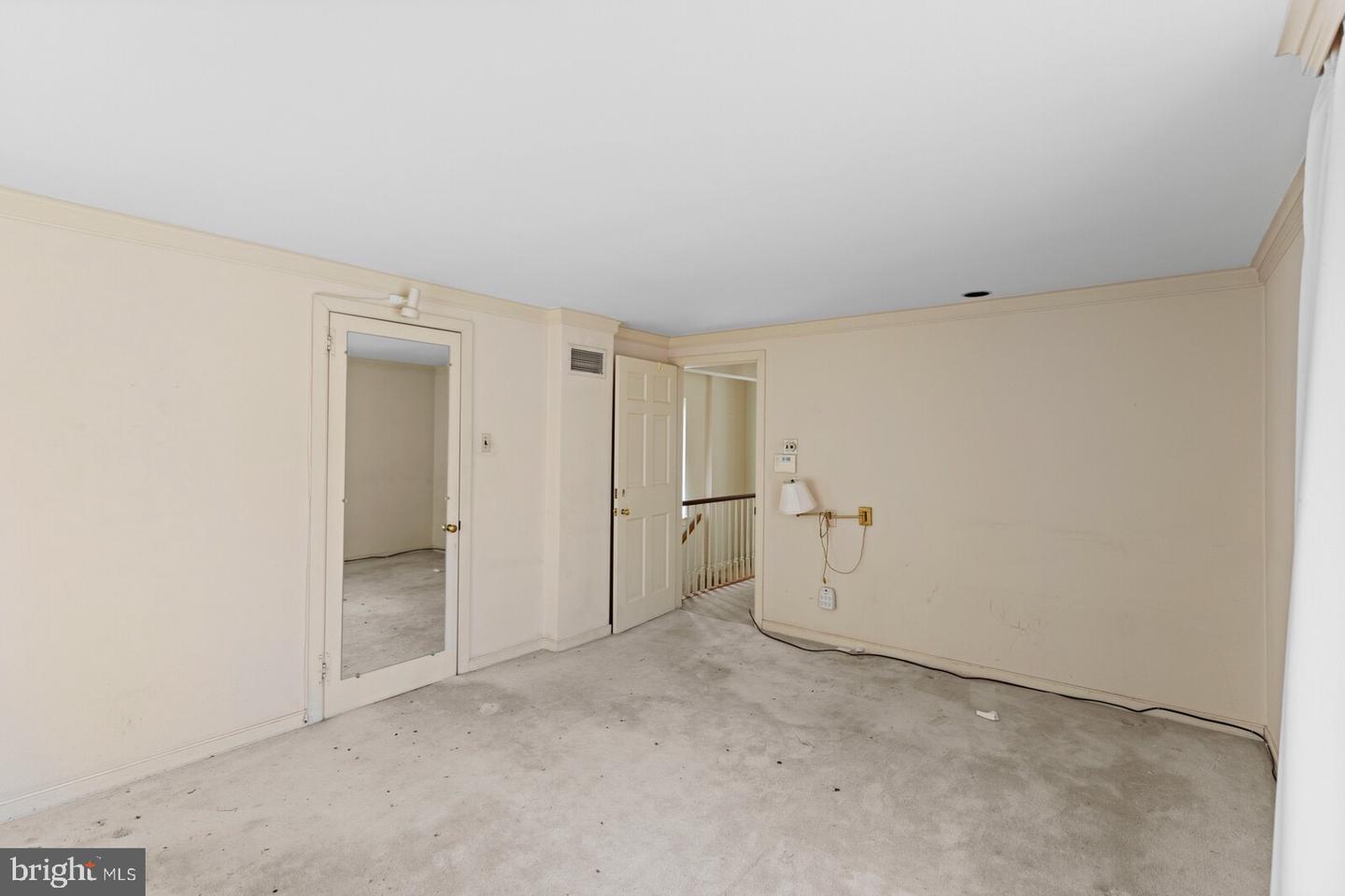 32 N Buck LANE