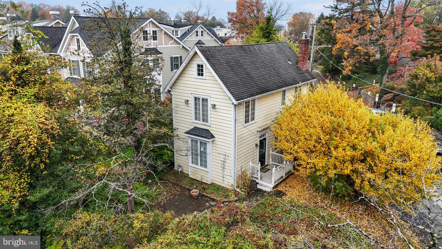 32 N Buck LANE
