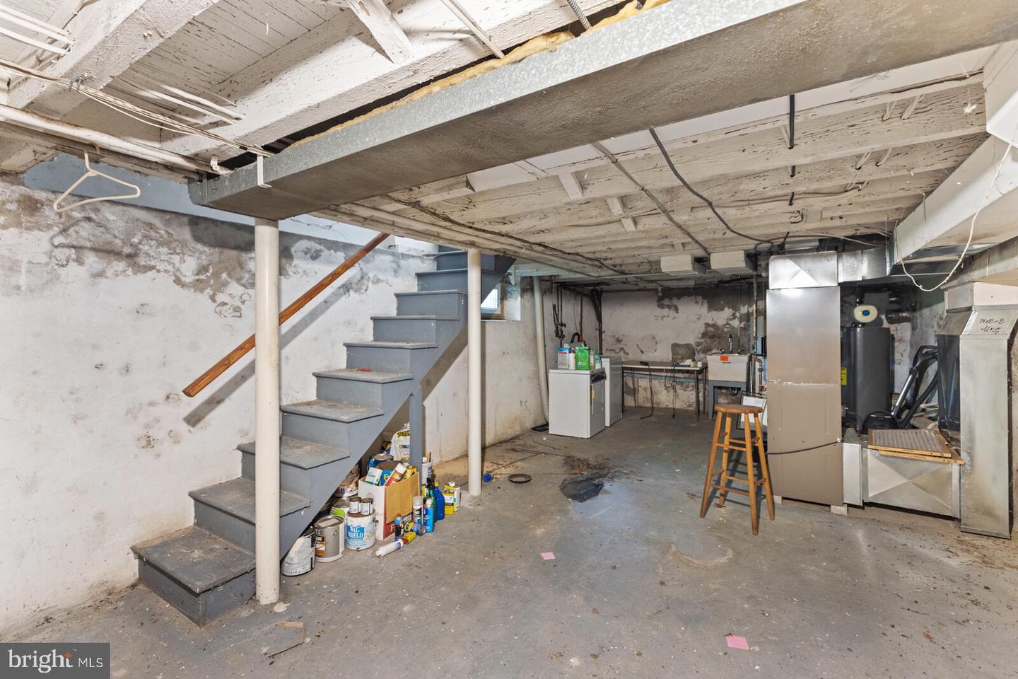 32 N Buck LANE