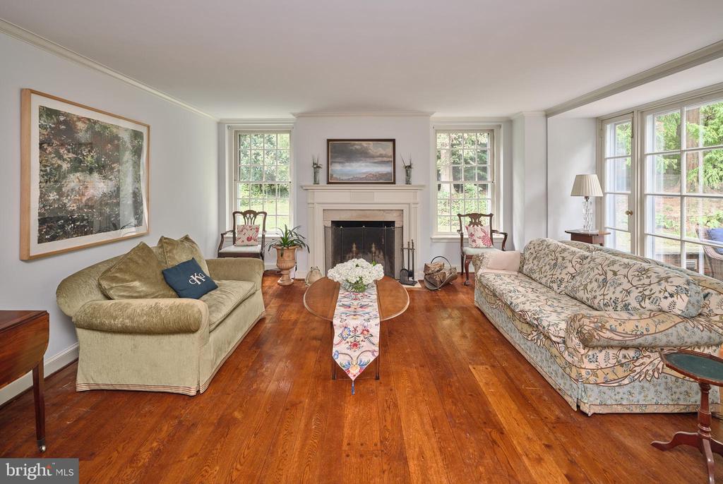 164 Rose Ln