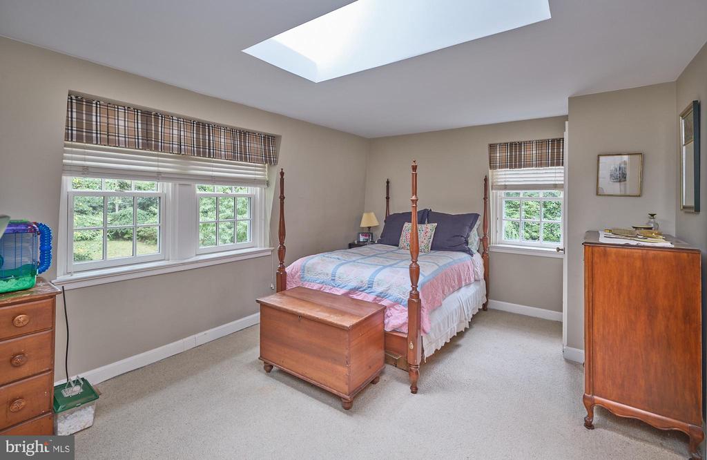 164 Rose Ln