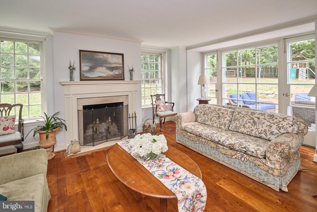 164 Rose Ln