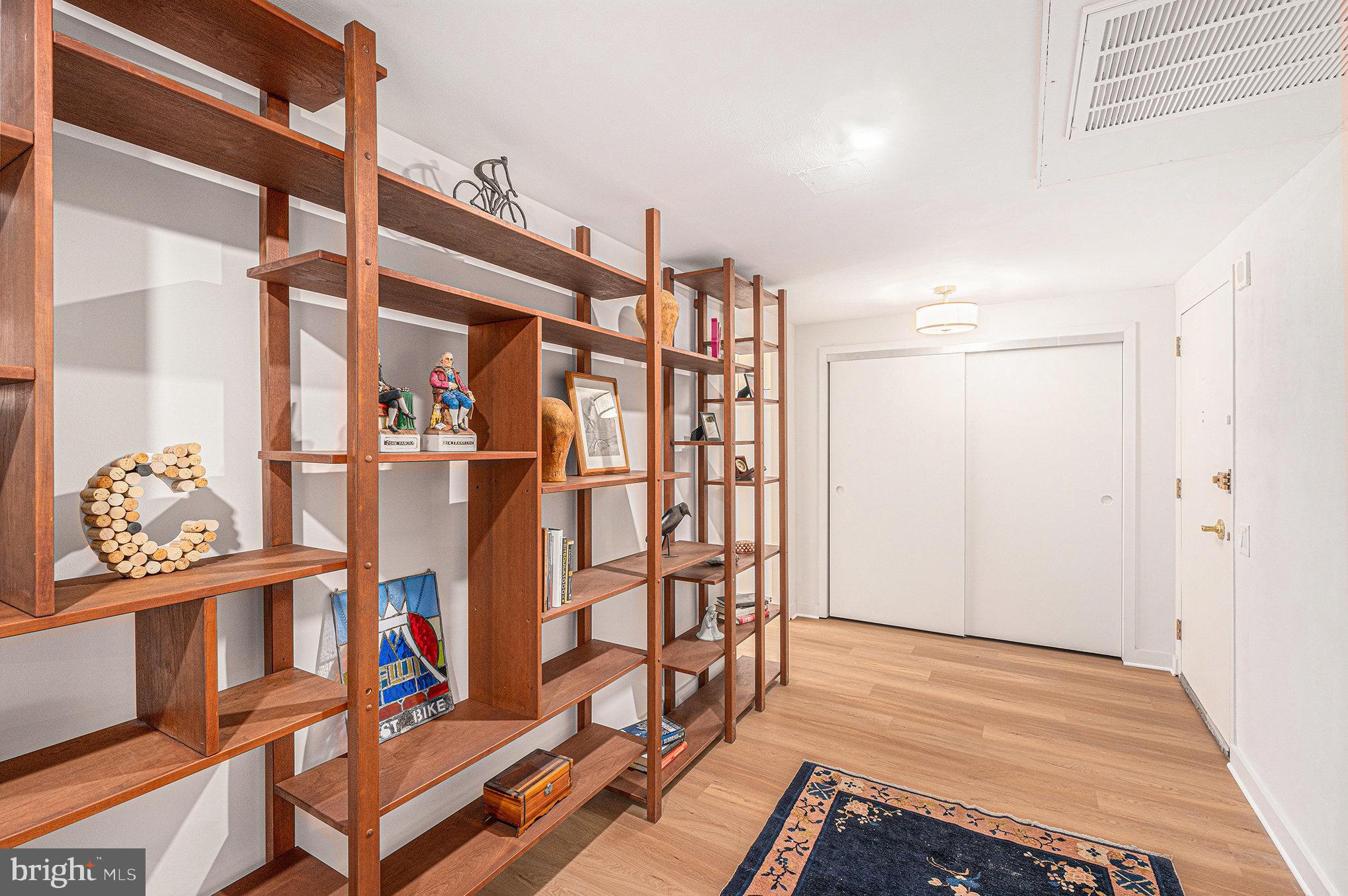 191 Presidential Blvd #R-417