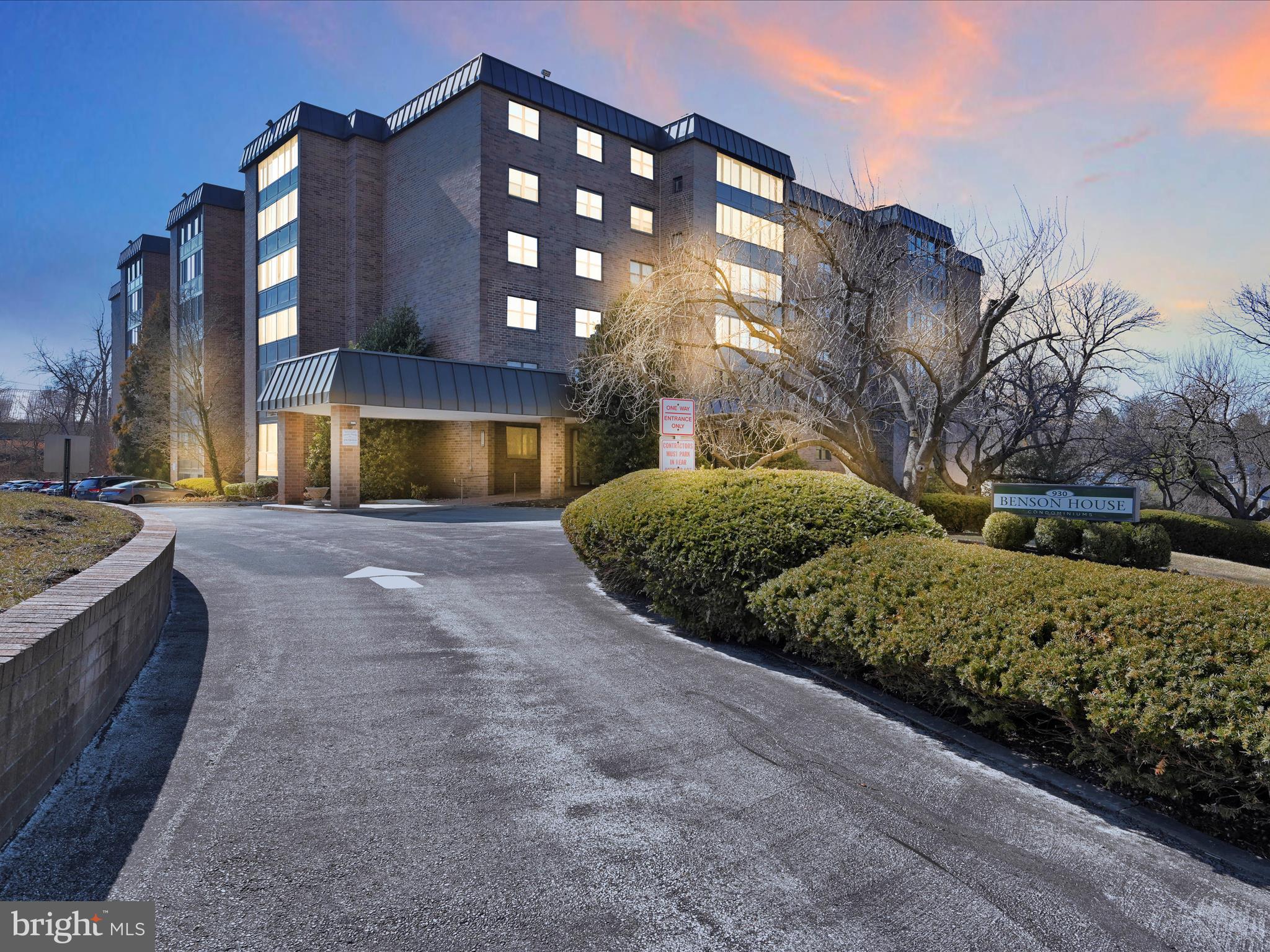 930 Montgomery Ave #T-2