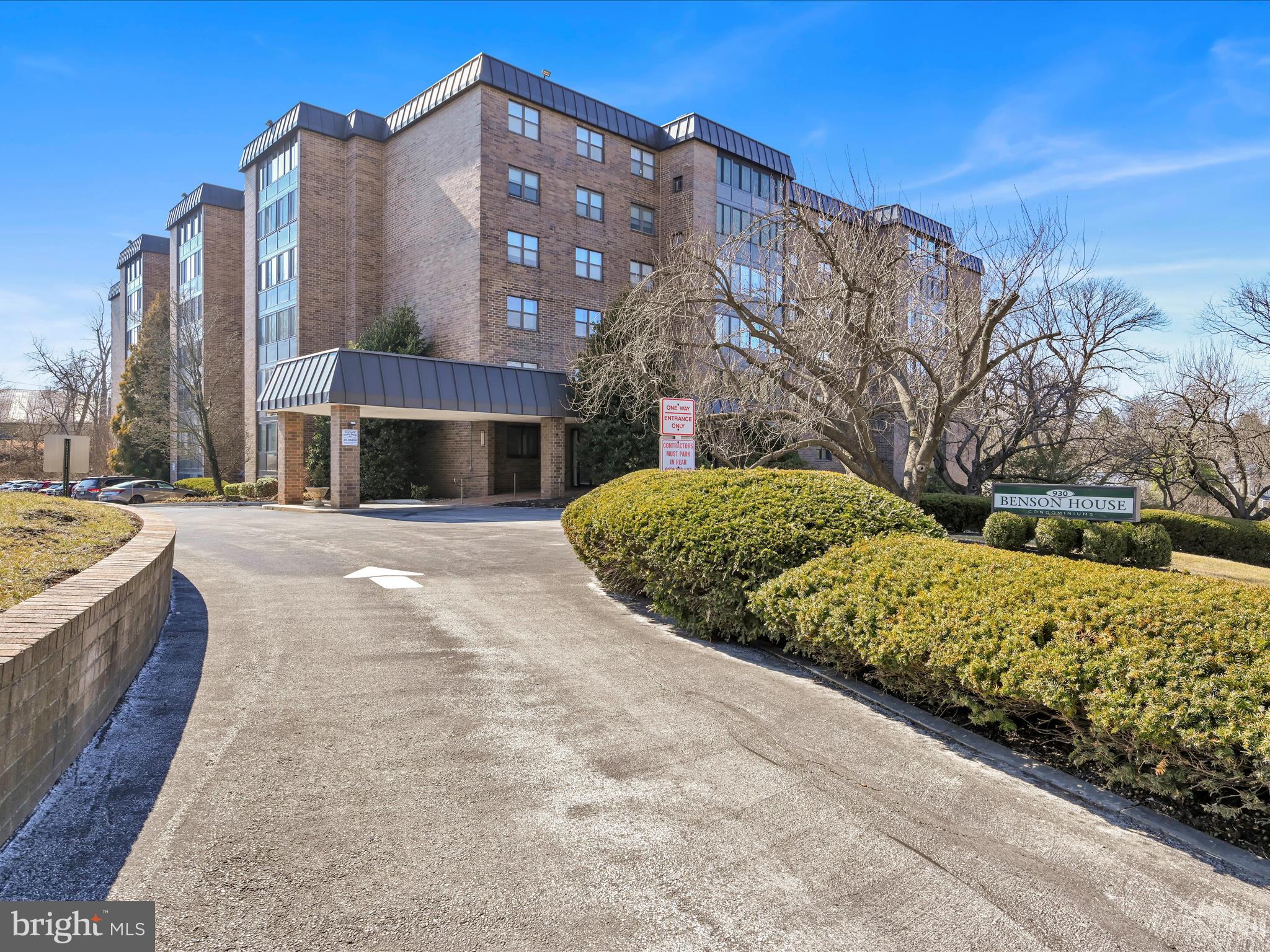 930 Montgomery Ave #T-2