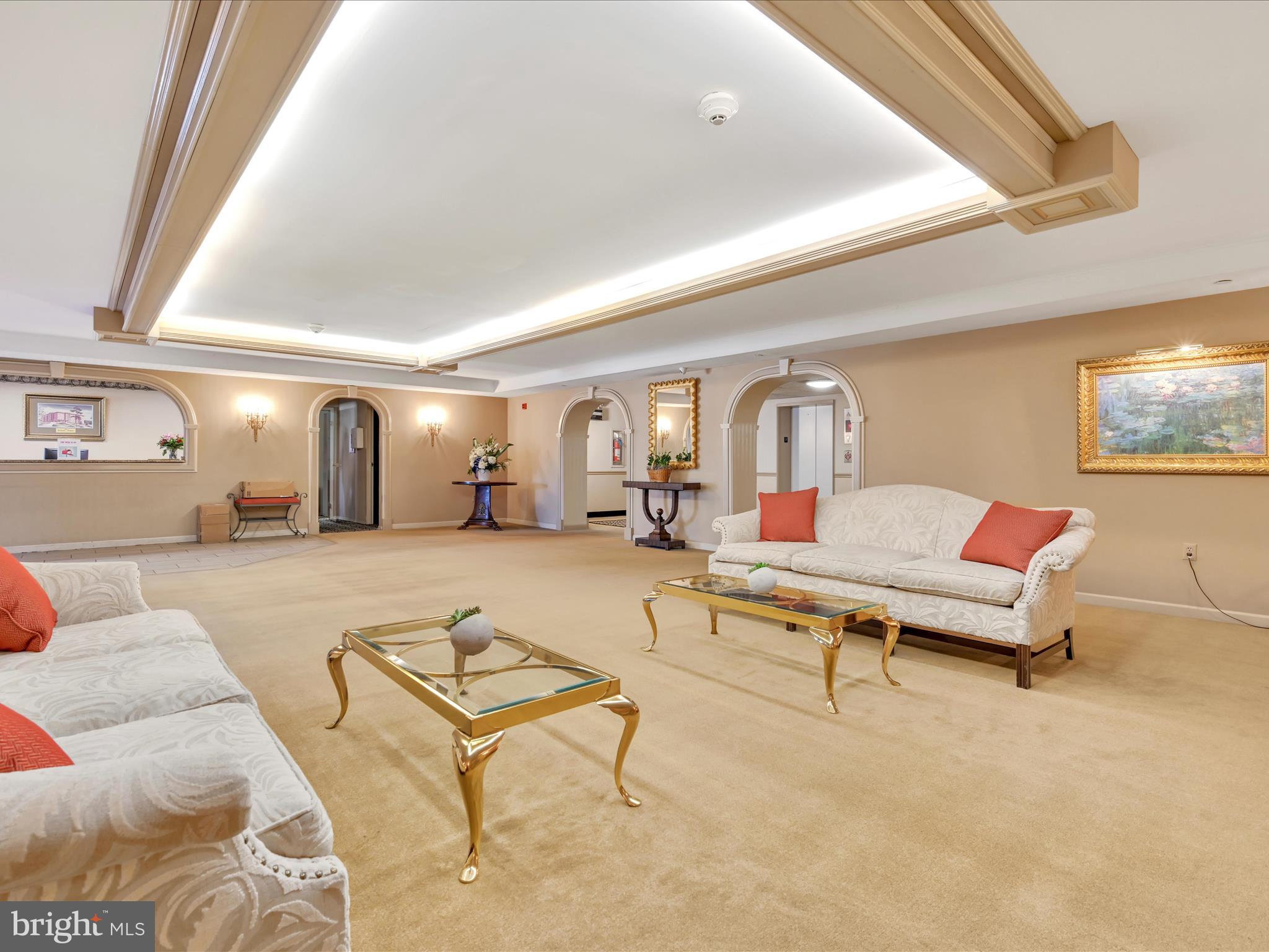 930 Montgomery Ave #T-2