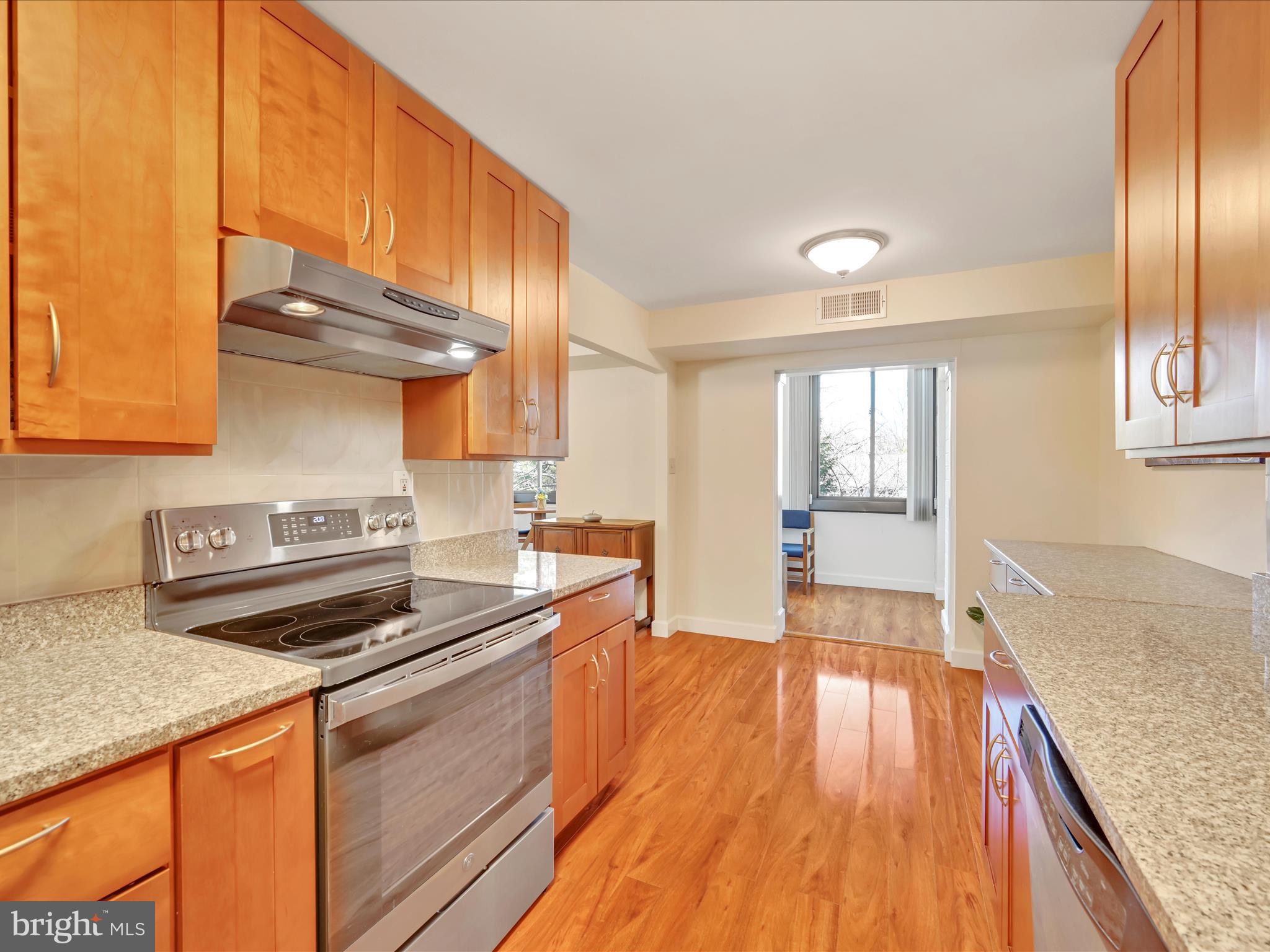 930 Montgomery Ave #T-2