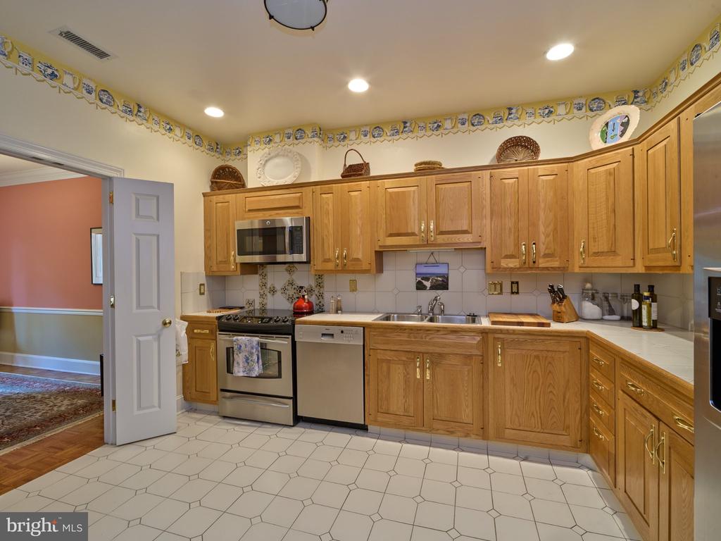414 OLD LANCASTER ROAD Unit: 203