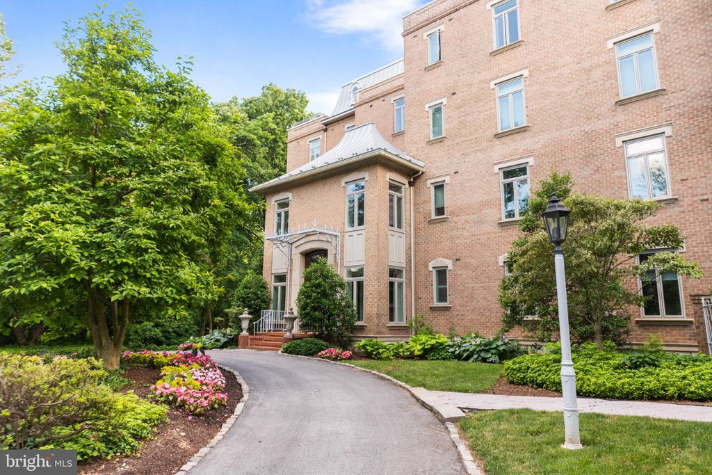414 OLD LANCASTER ROAD Unit: 203