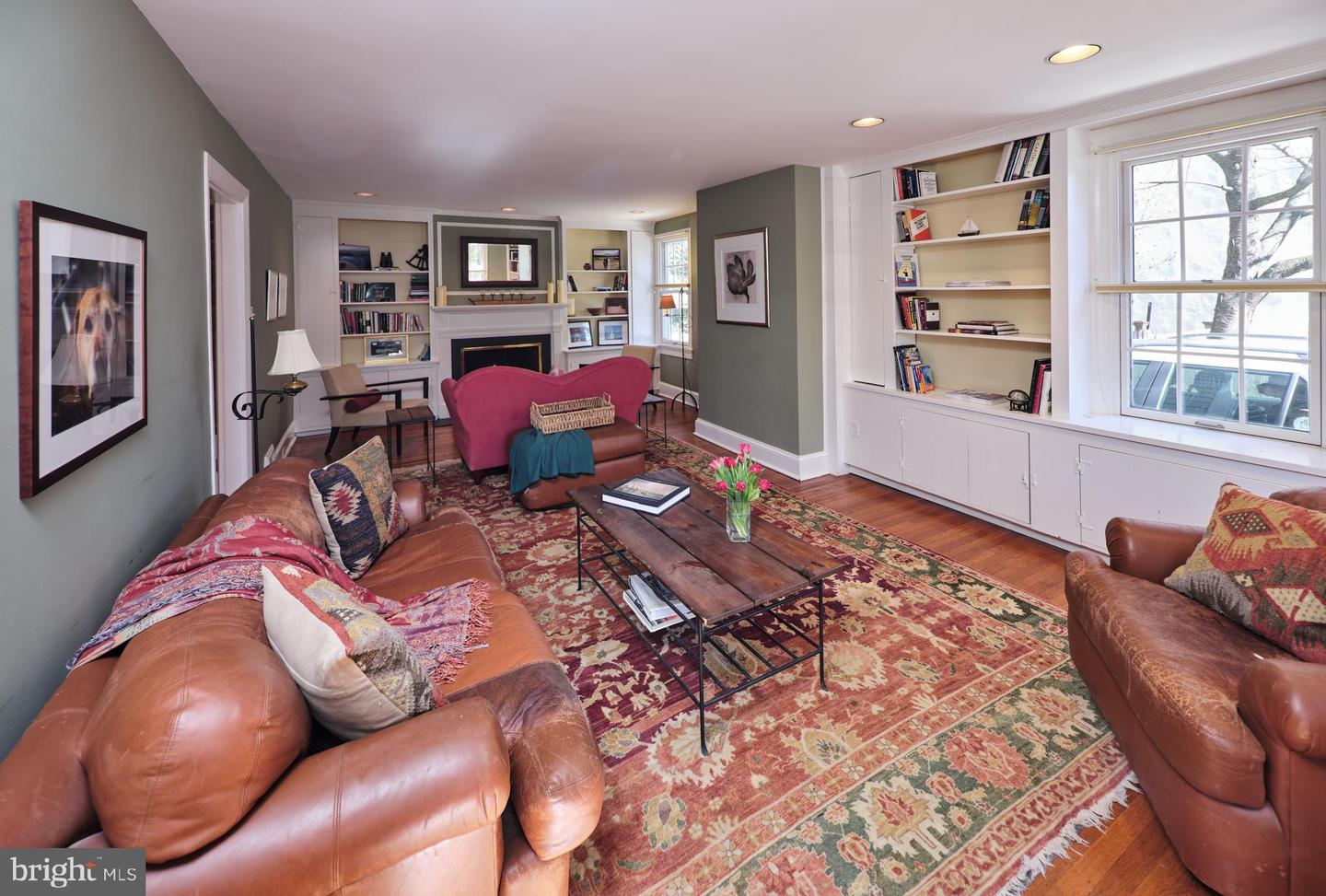 39 W HIGHLAND AVENUE