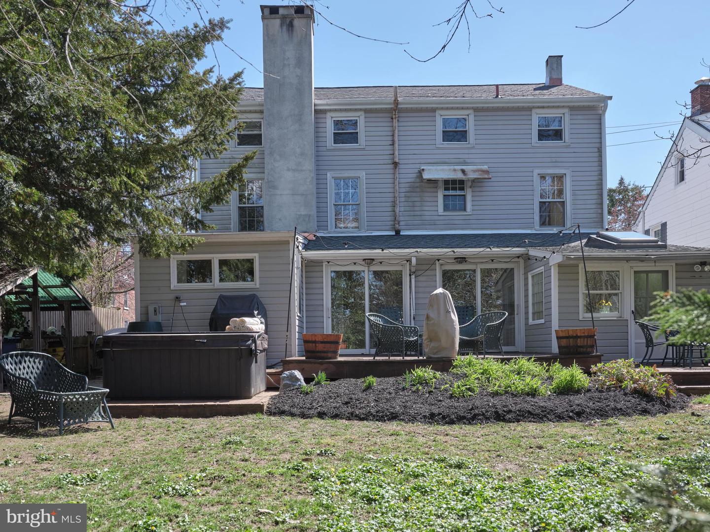 39 W HIGHLAND AVENUE