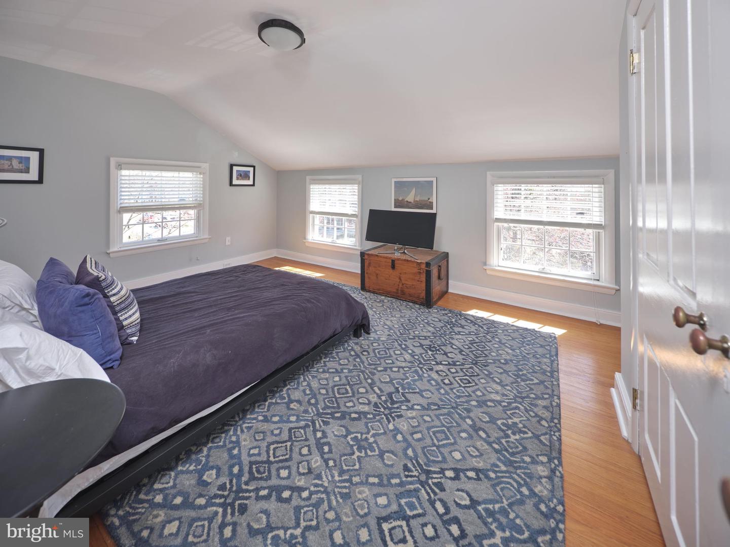 39 W HIGHLAND AVENUE