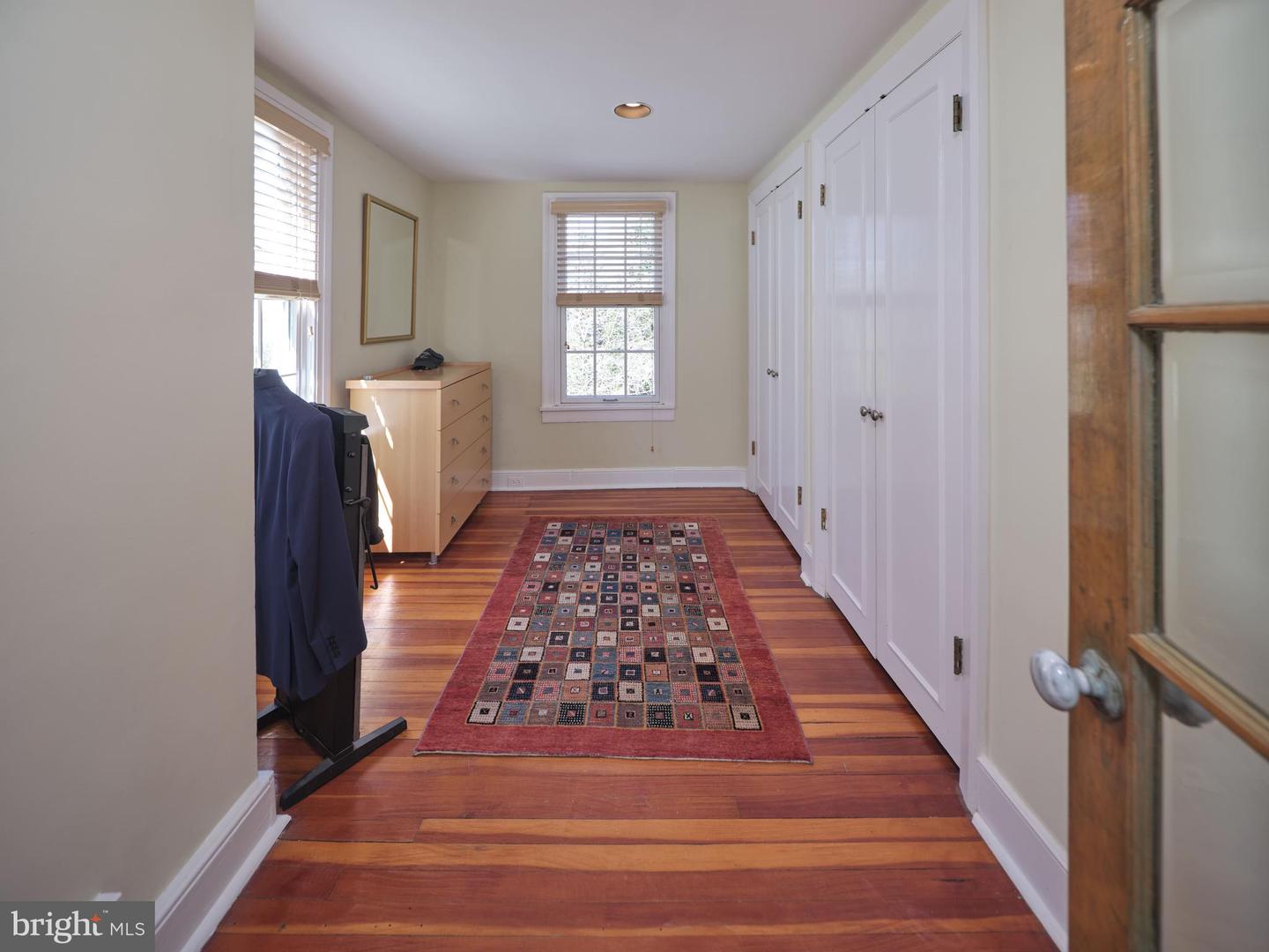 39 W HIGHLAND AVENUE