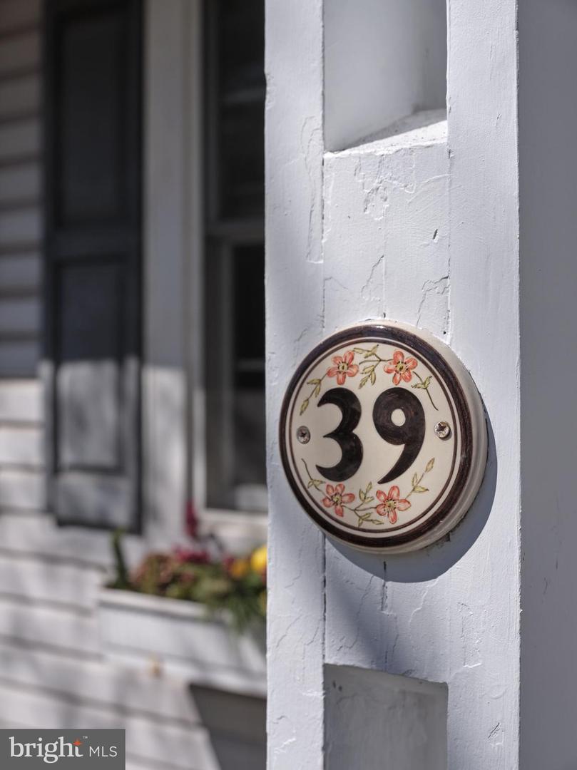 39 W HIGHLAND AVENUE