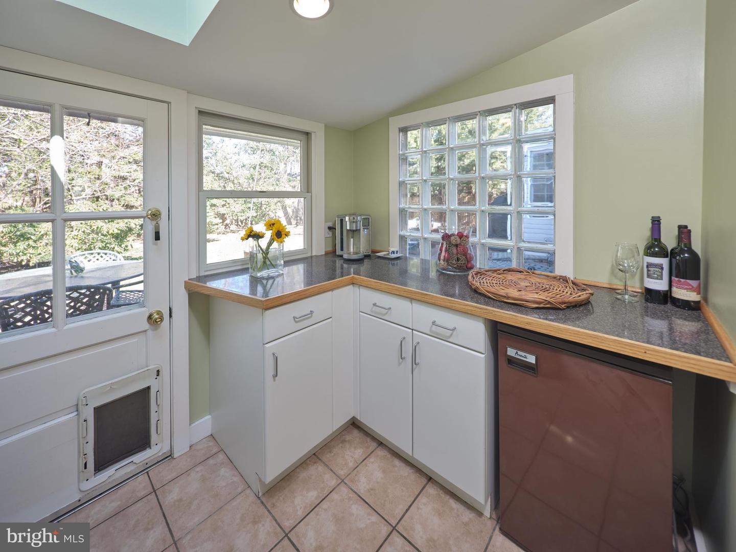 39 W HIGHLAND AVENUE