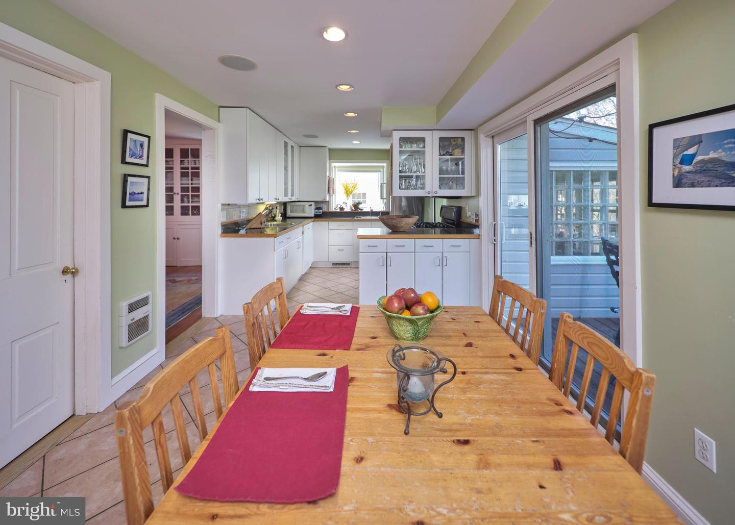 39 W HIGHLAND AVENUE