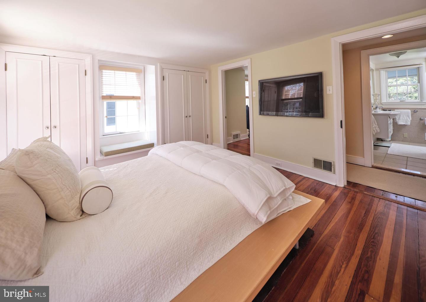 39 W HIGHLAND AVENUE