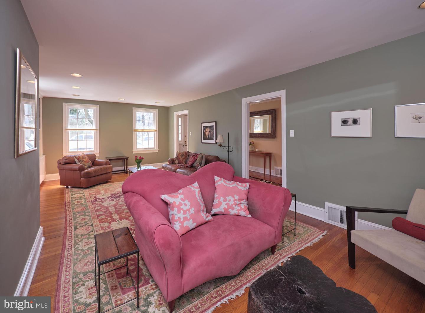 39 W HIGHLAND AVENUE