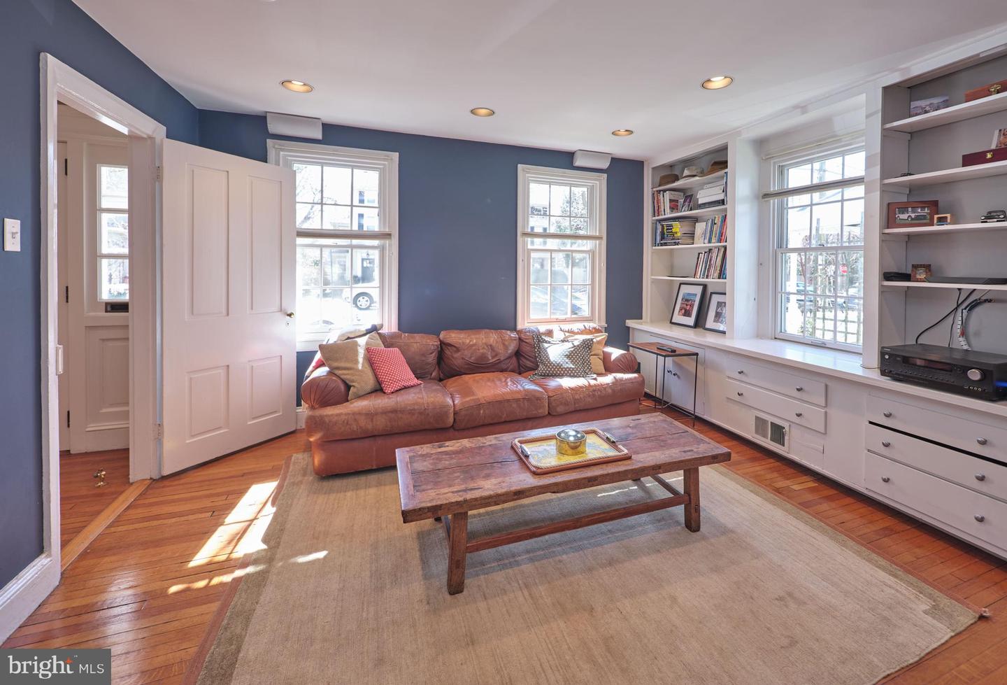 39 W HIGHLAND AVENUE