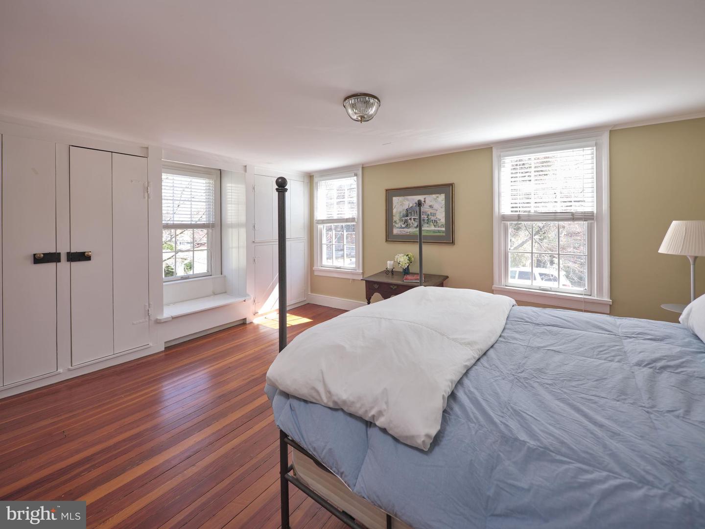 39 W HIGHLAND AVENUE
