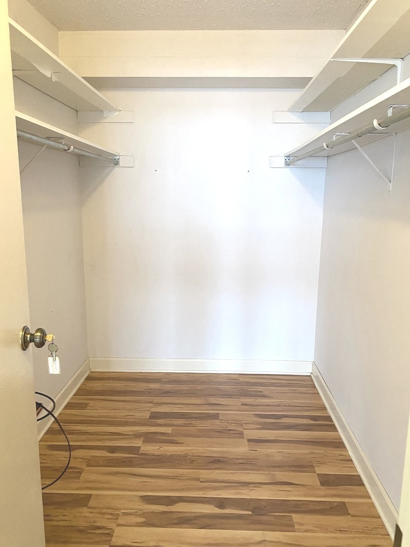 2015 S Finley Road Unit: 1204