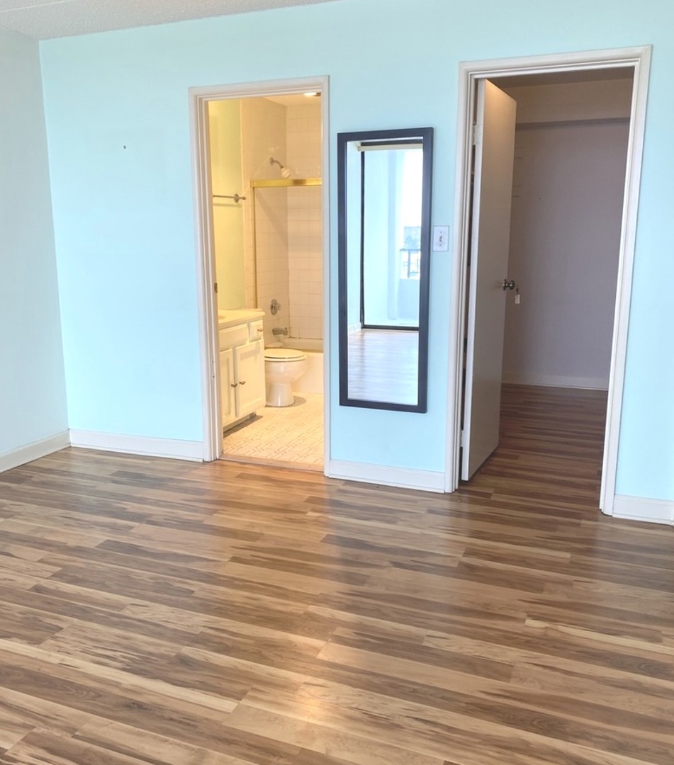 2015 S Finley Road Unit: 1204