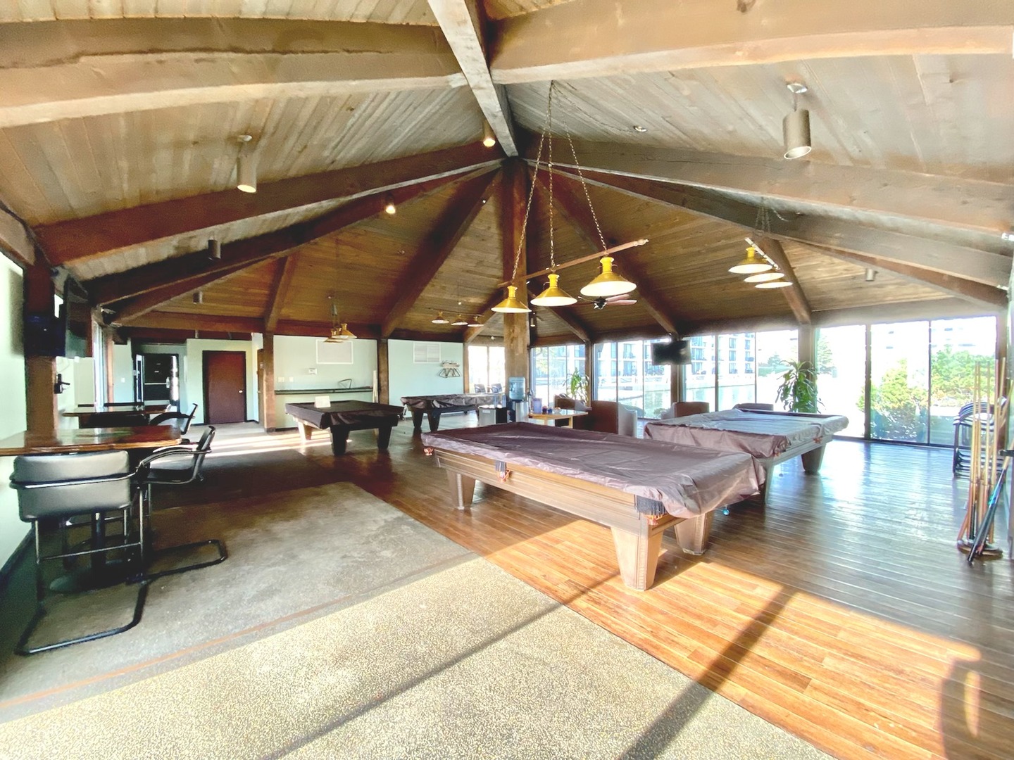 2015 S Finley Road Unit: 1204