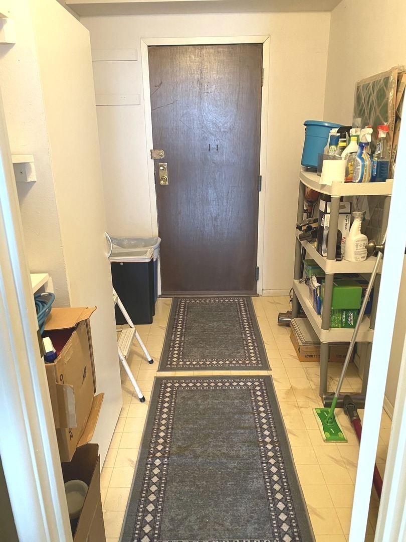 2015 S Finley Road Unit: 1204