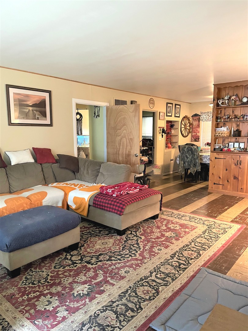 2925 Sunnyside Avenue