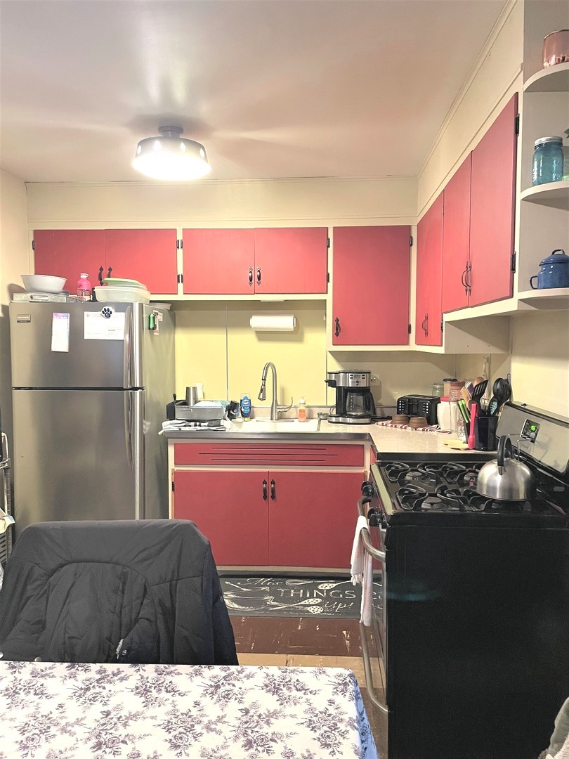 2925 Sunnyside Avenue