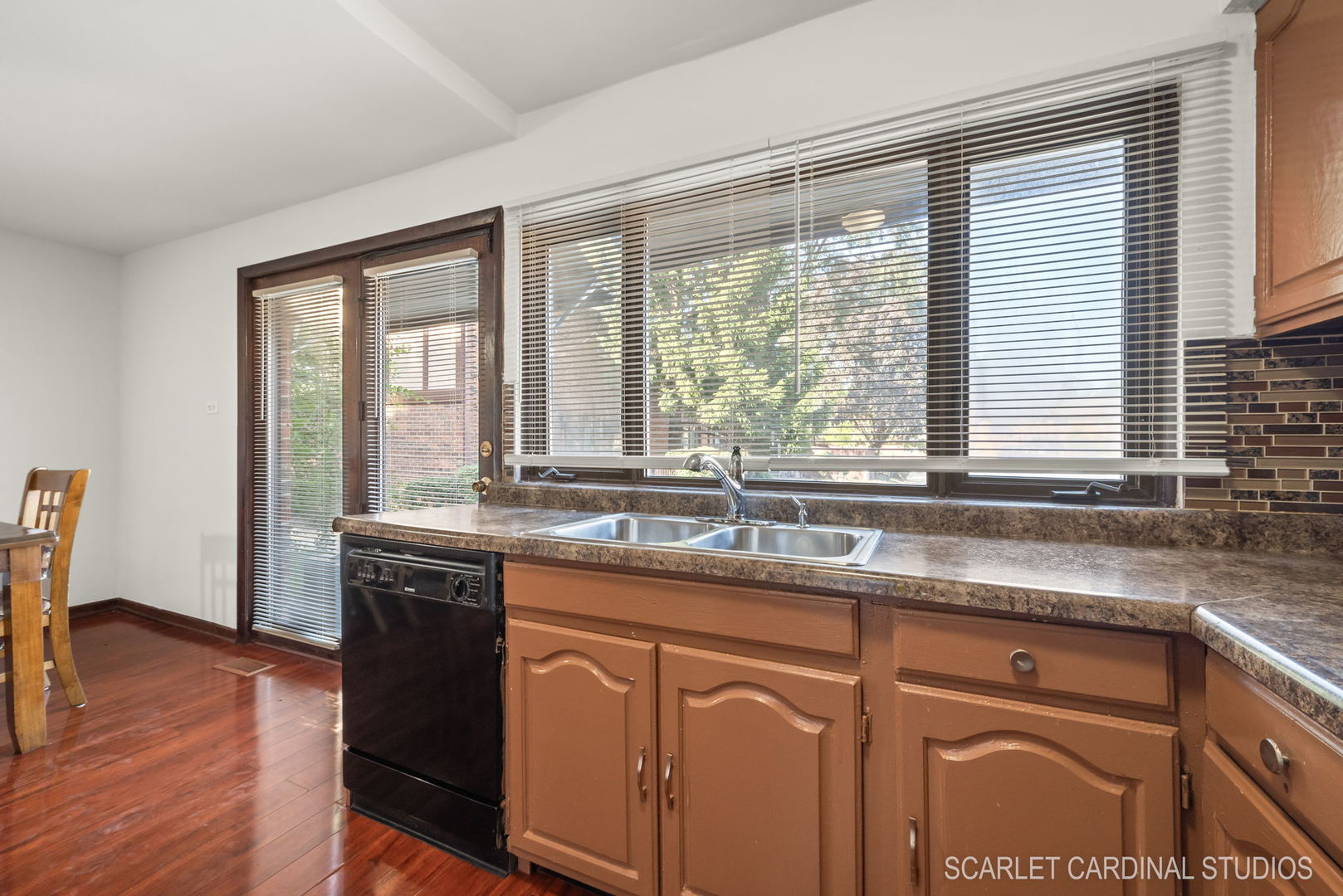 1S286 Windsor Lane Unit: 286