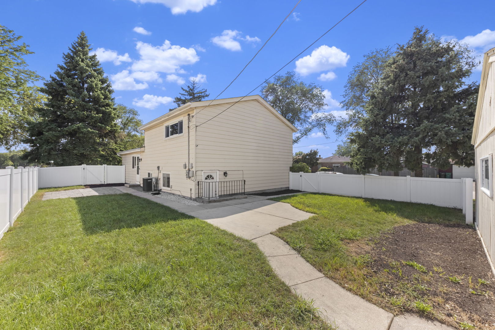 505 N Vista Avenue