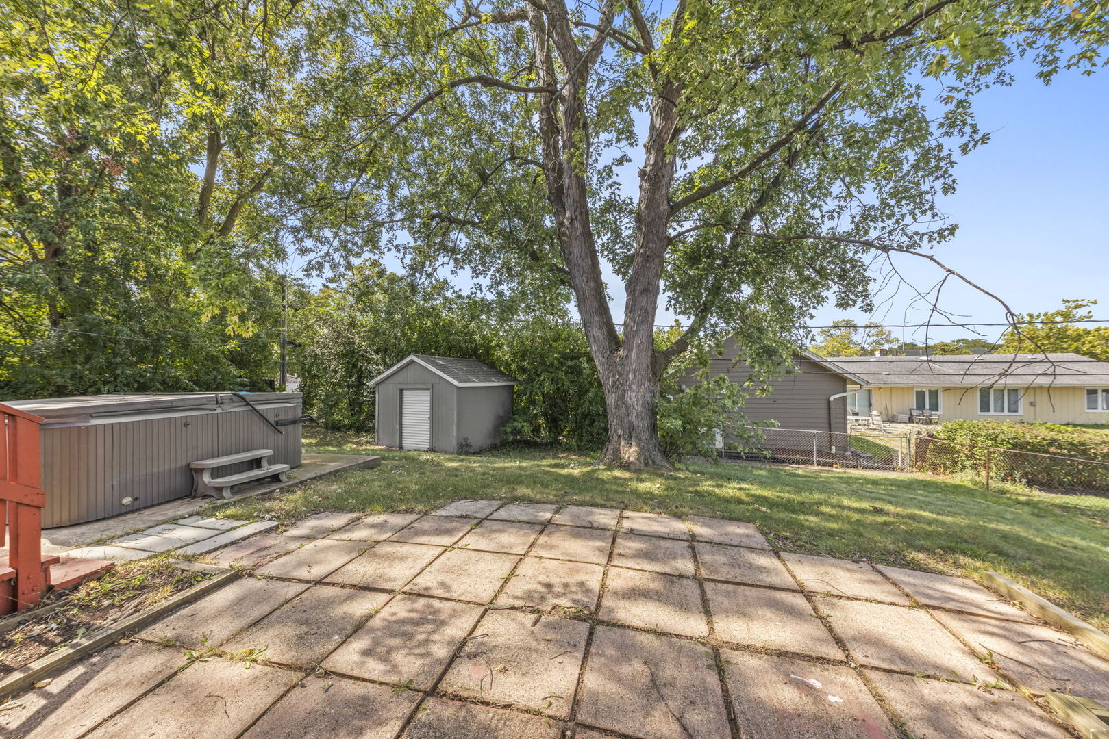 2S148 Avondale Lane