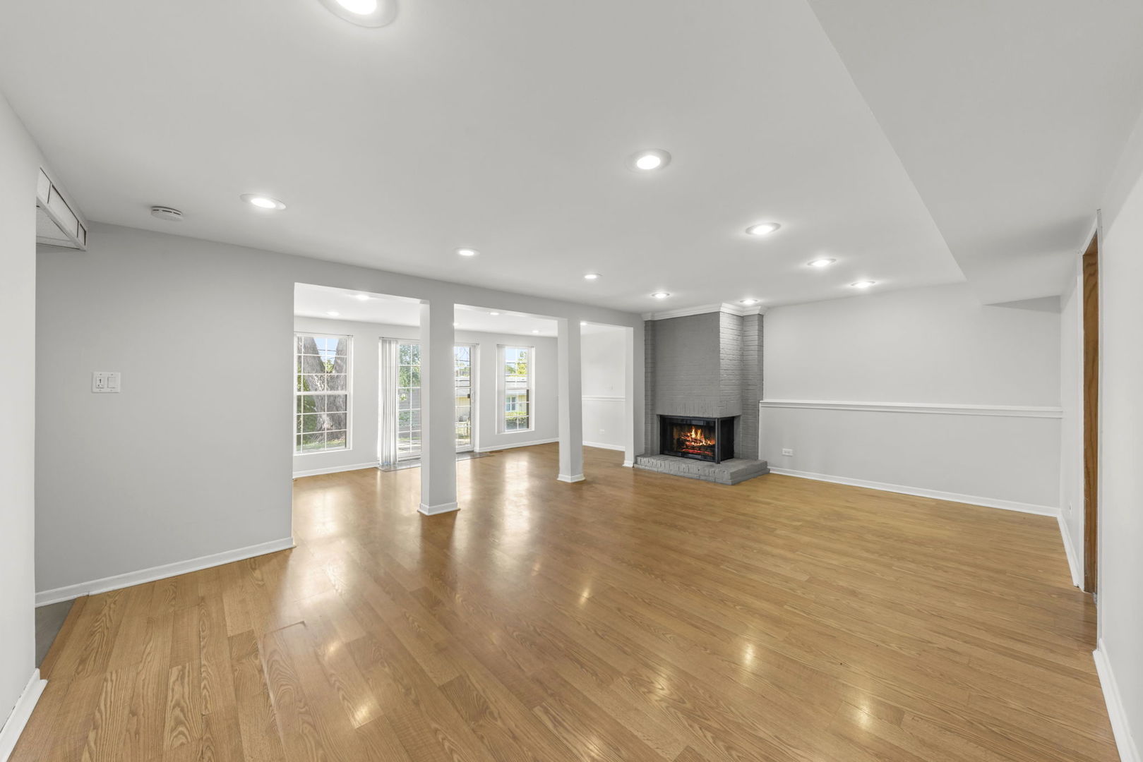2S148 Avondale Lane