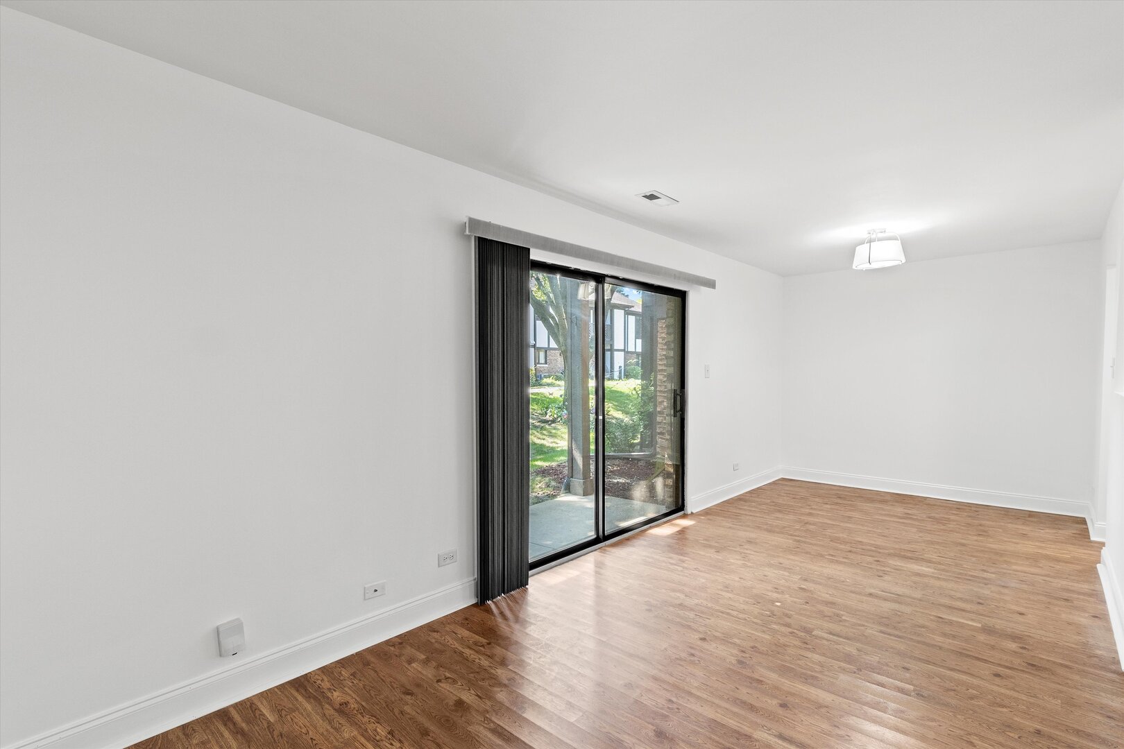 850 SHELDON Court Unit: D