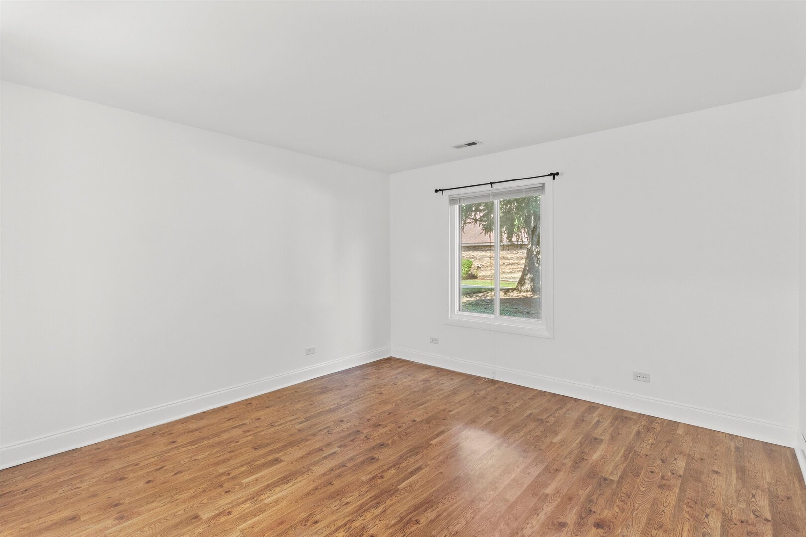 850 SHELDON Court Unit: D