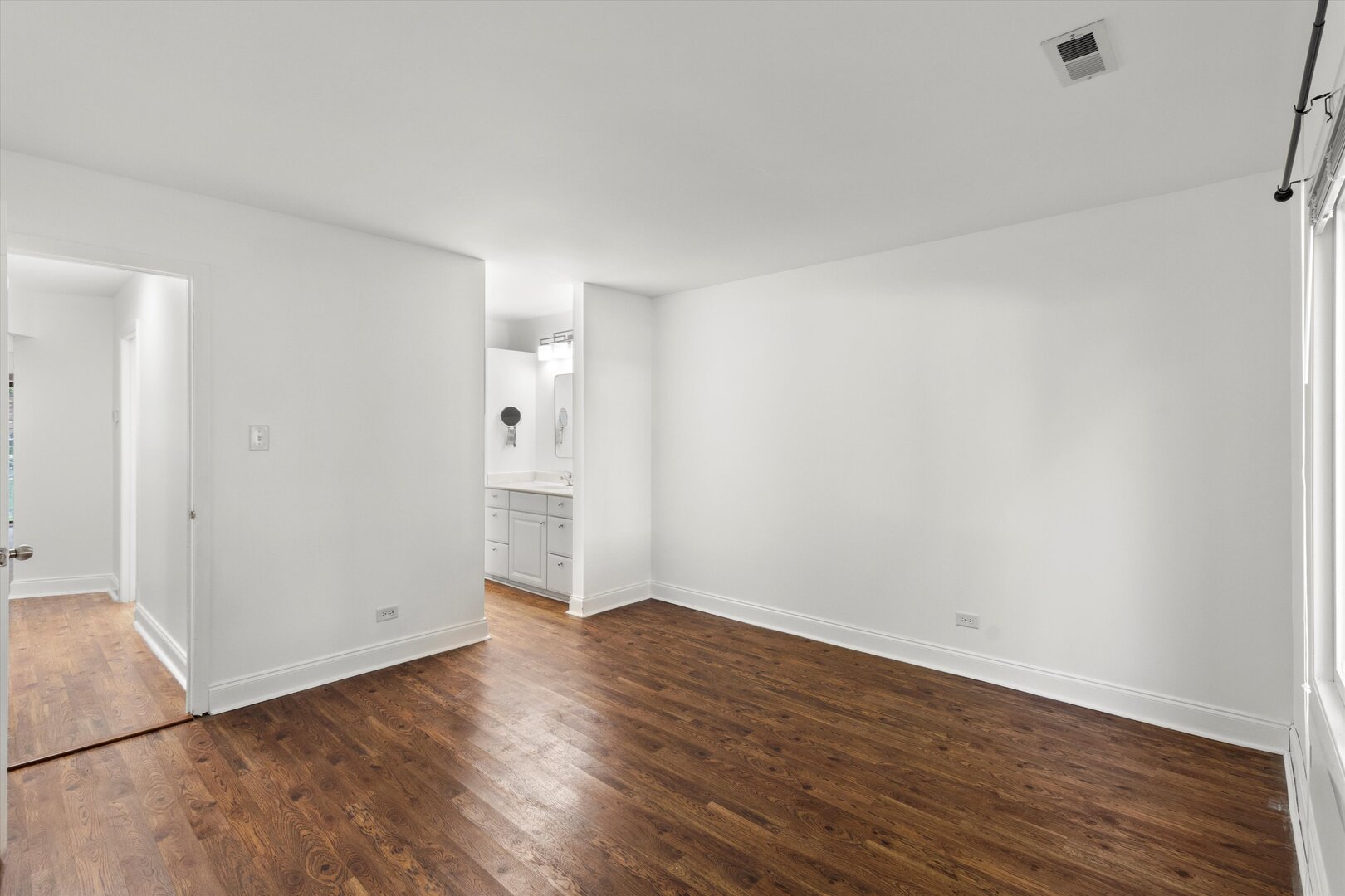 850 SHELDON Court Unit: D