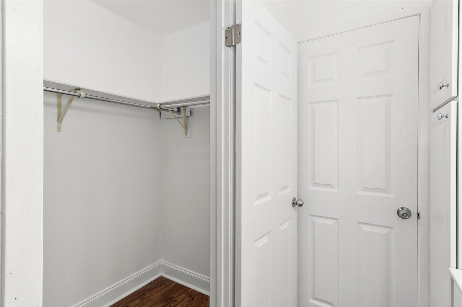 850 SHELDON Court Unit: D