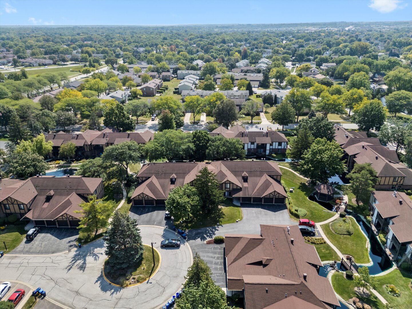 850 SHELDON Court Unit: D