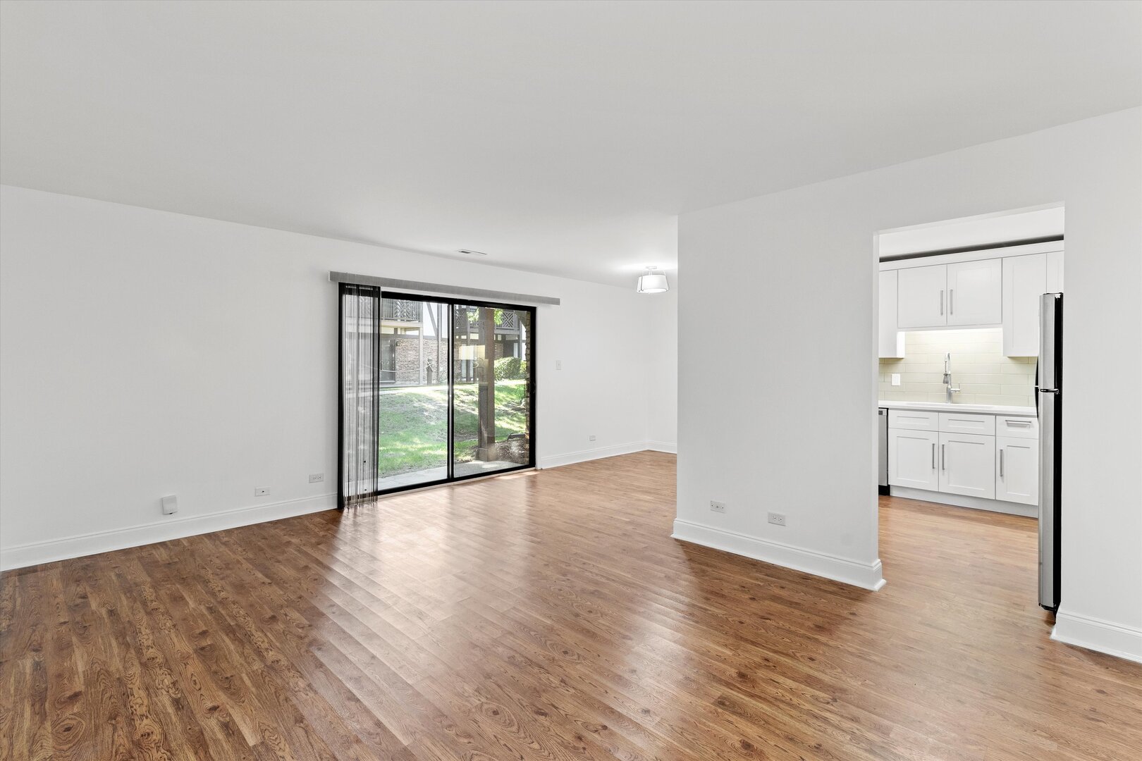 850 SHELDON Court Unit: D