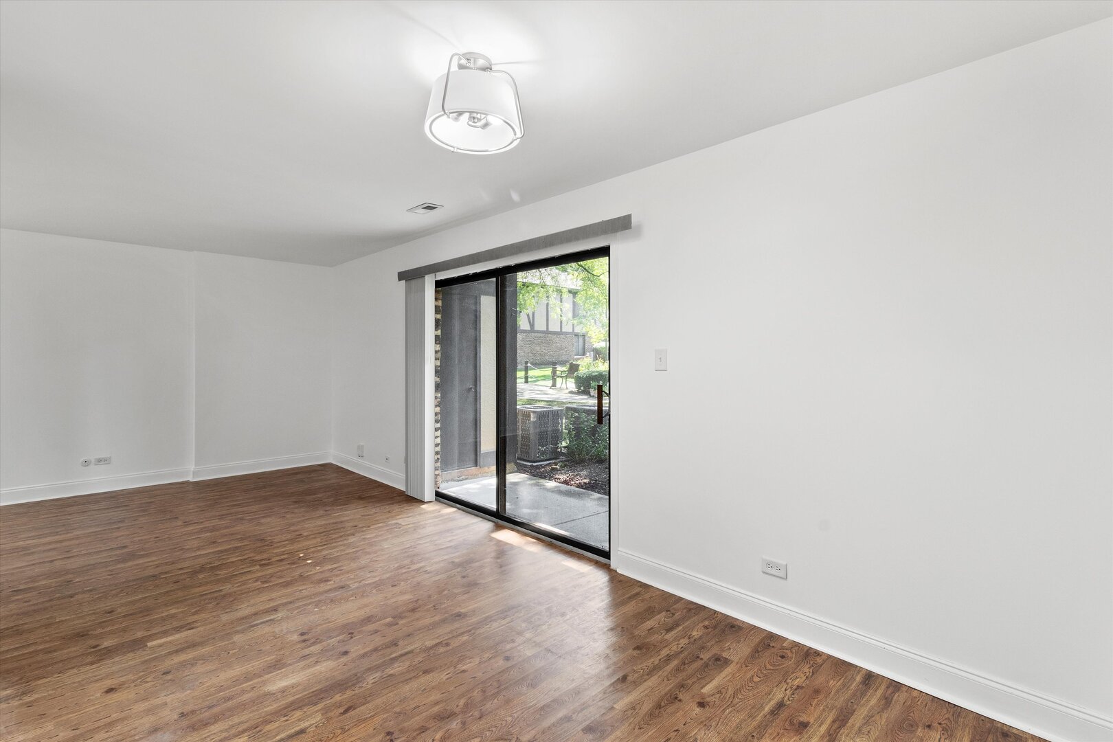 850 SHELDON Court Unit: D