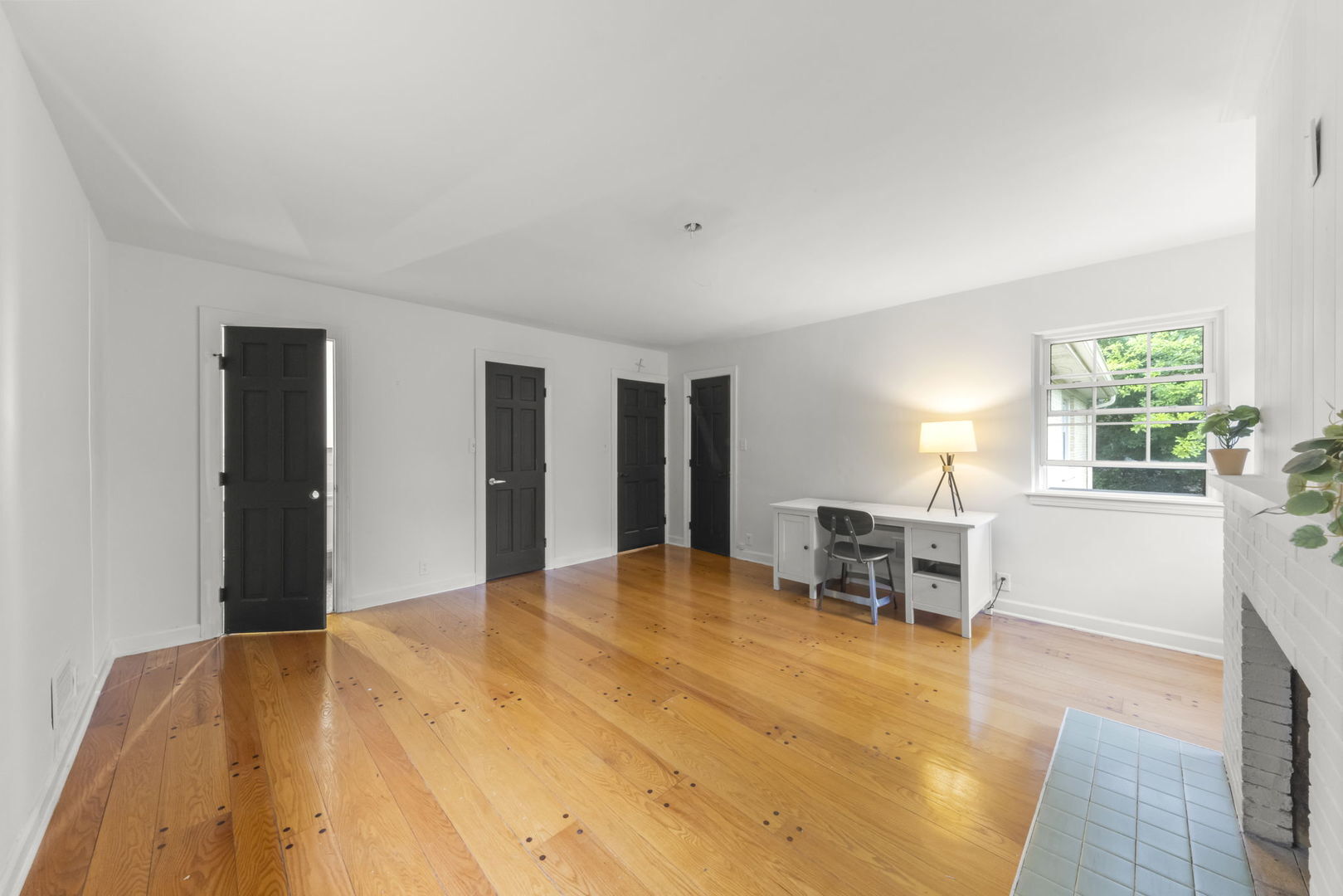 828 E 14th Street