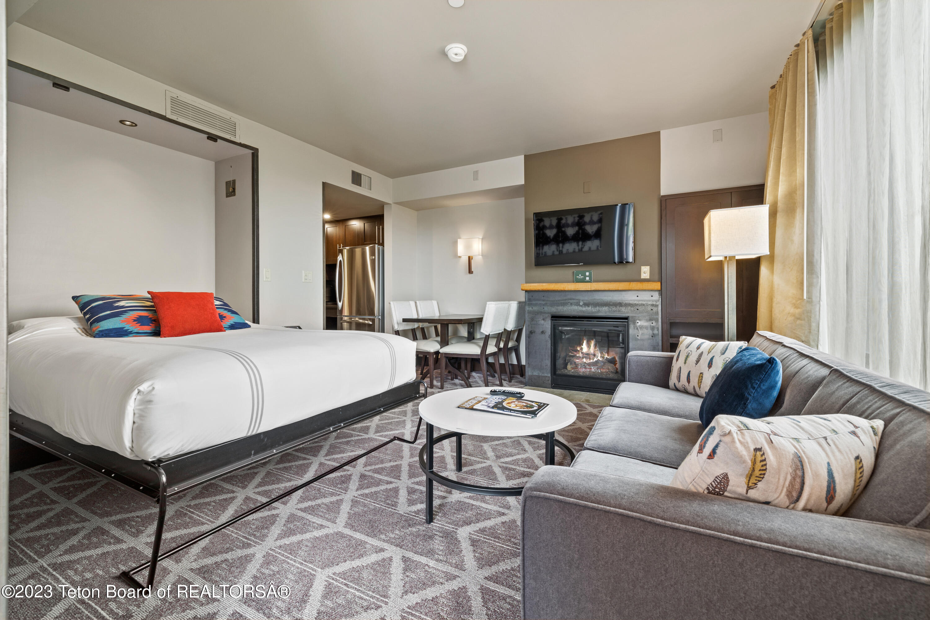 3325 W VILLAGE Drive, 369