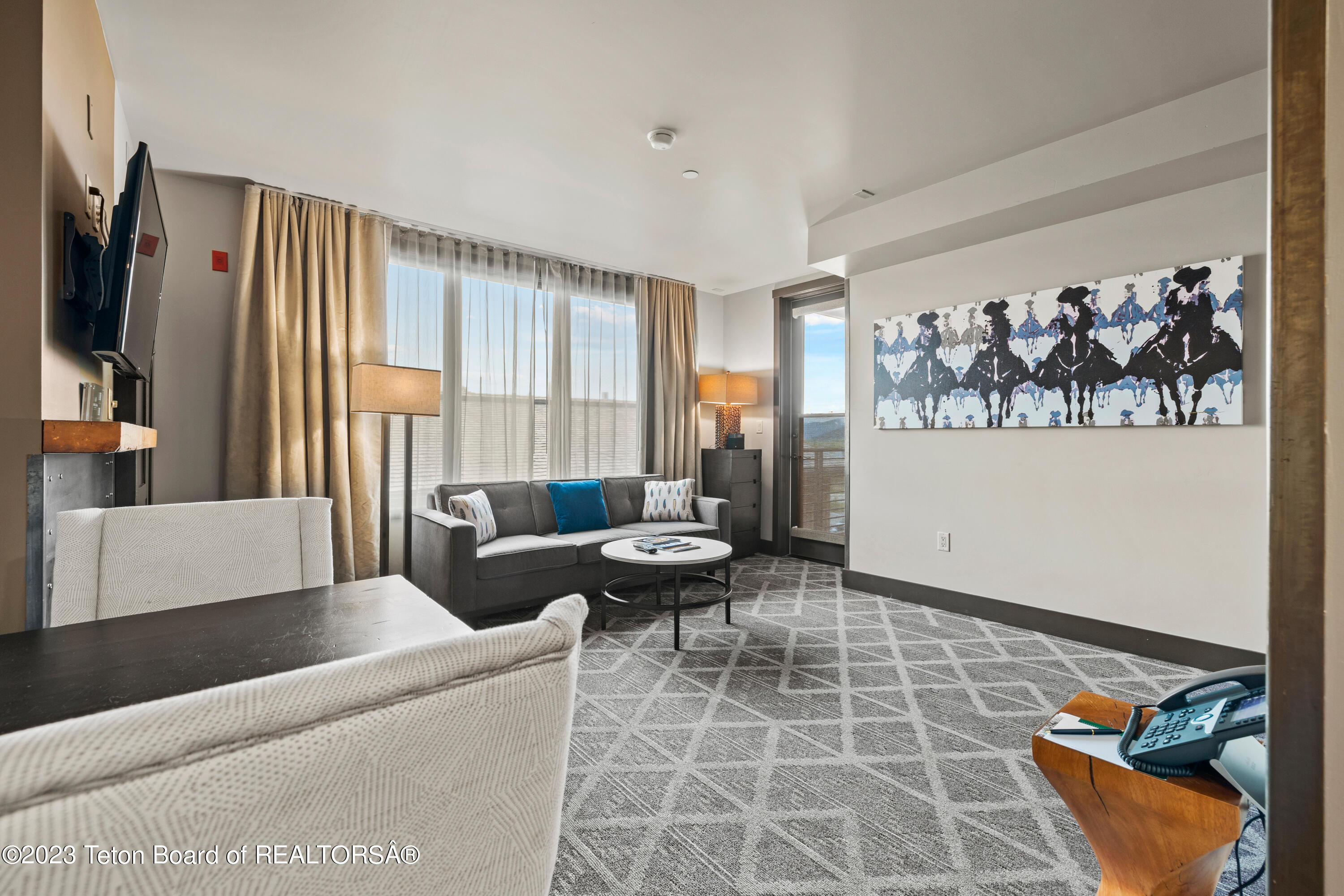 3325 W VILLAGE Drive, 369