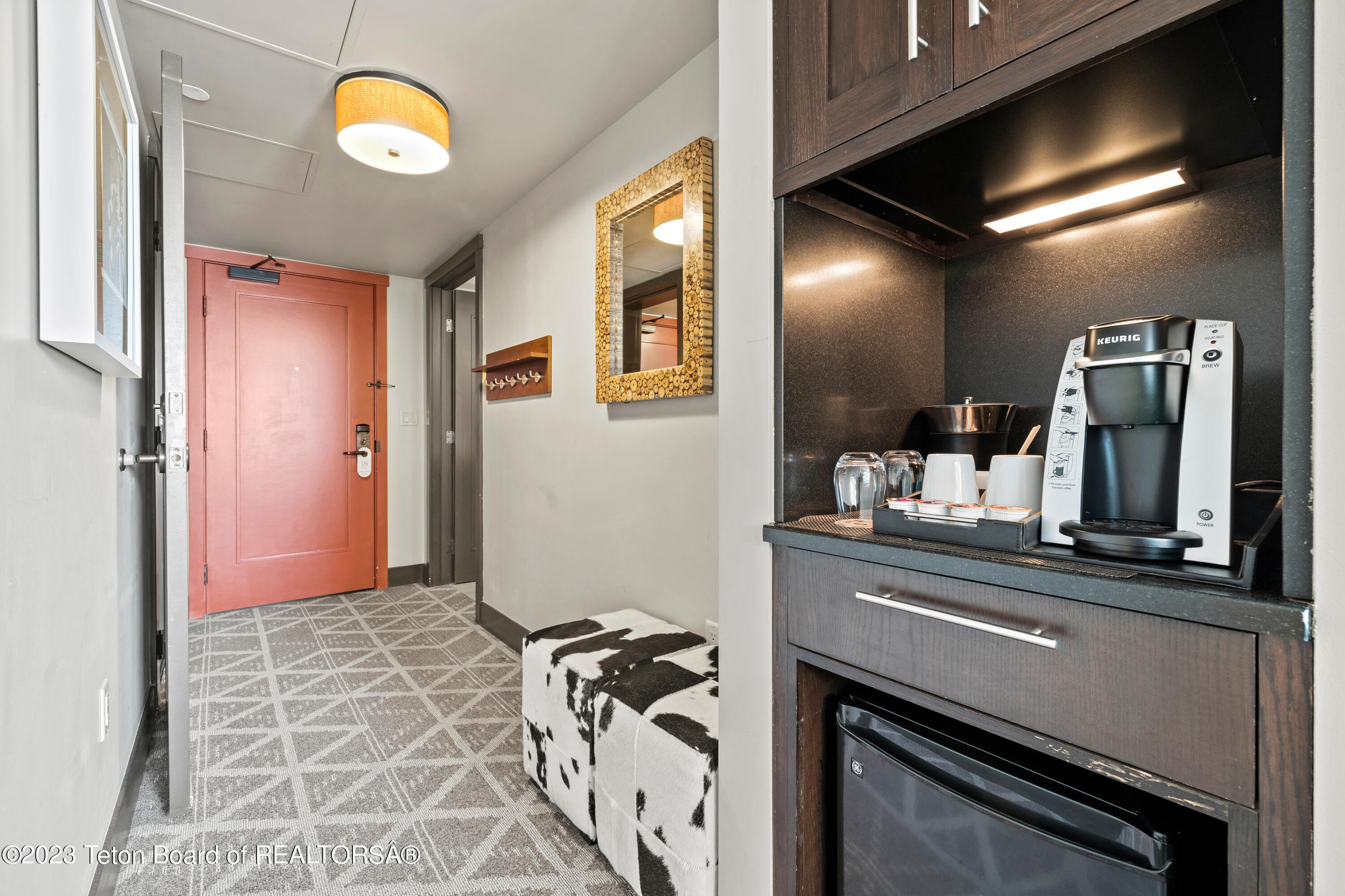 3325 W VILLAGE Drive, 369