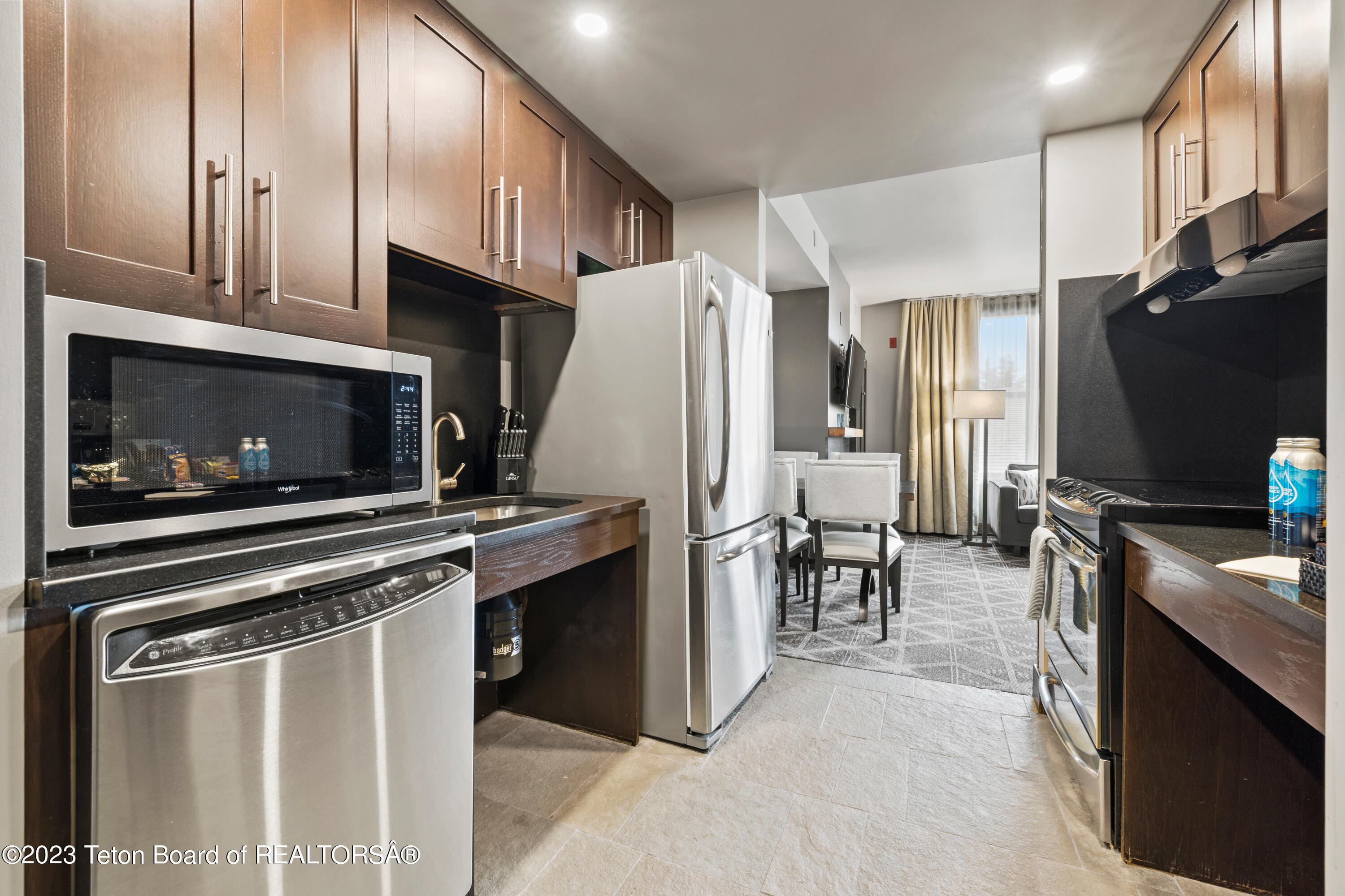 3325 W VILLAGE Drive, 369