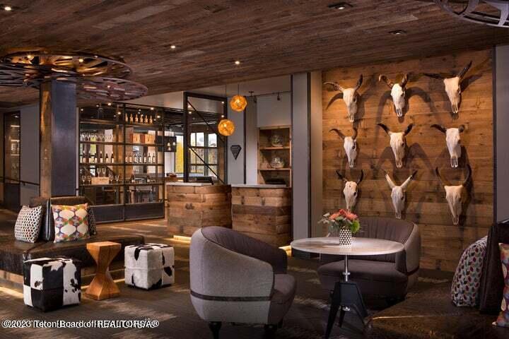 3325 W VILLAGE Drive, 369