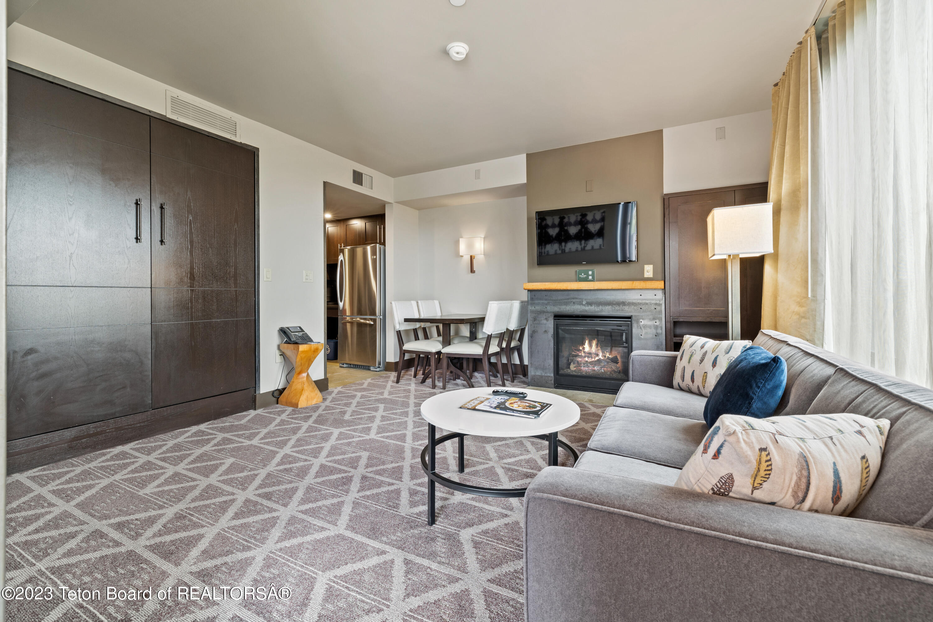 3325 W VILLAGE Drive, 369