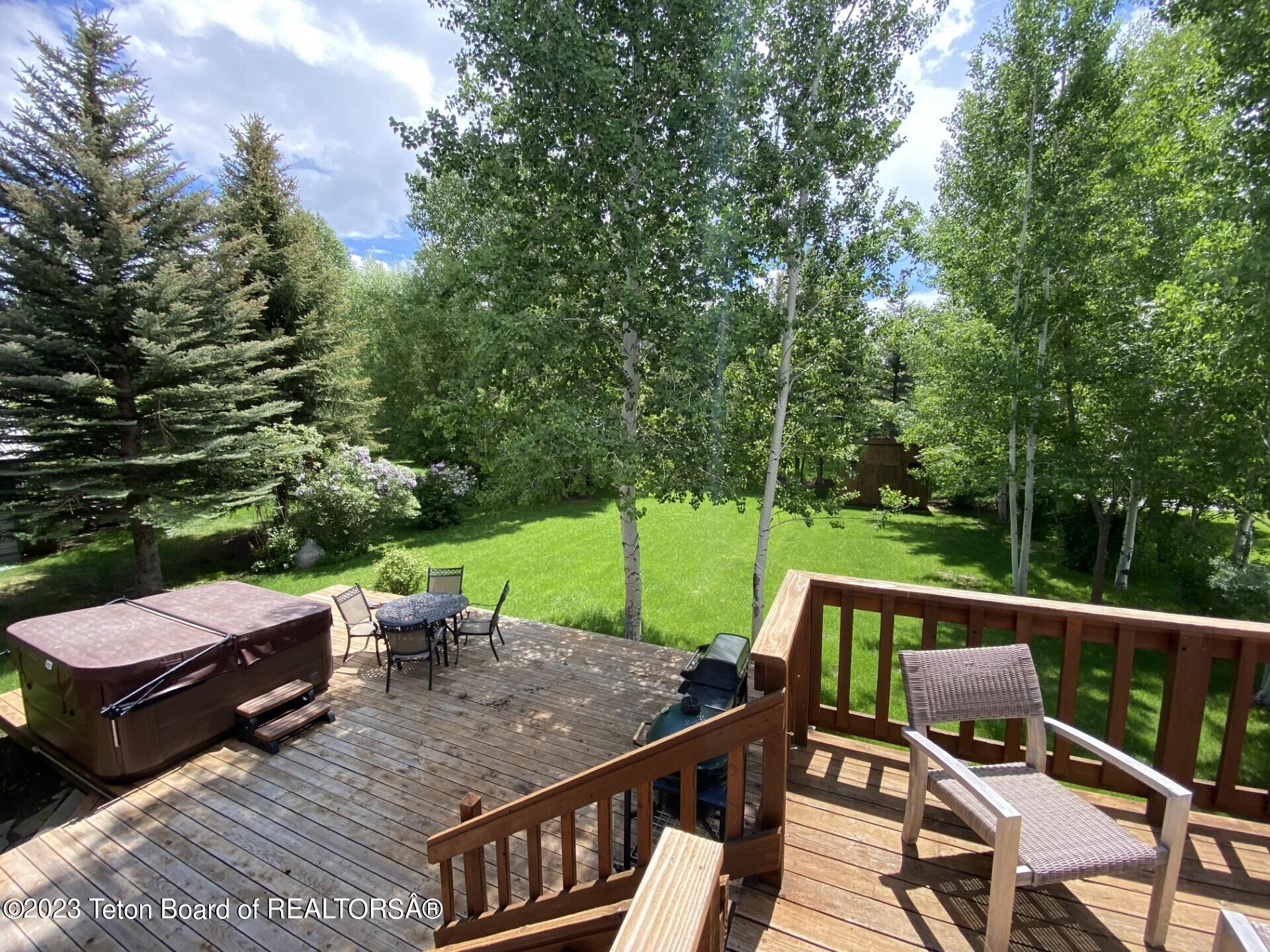 850 WHITEHOUSE Drive