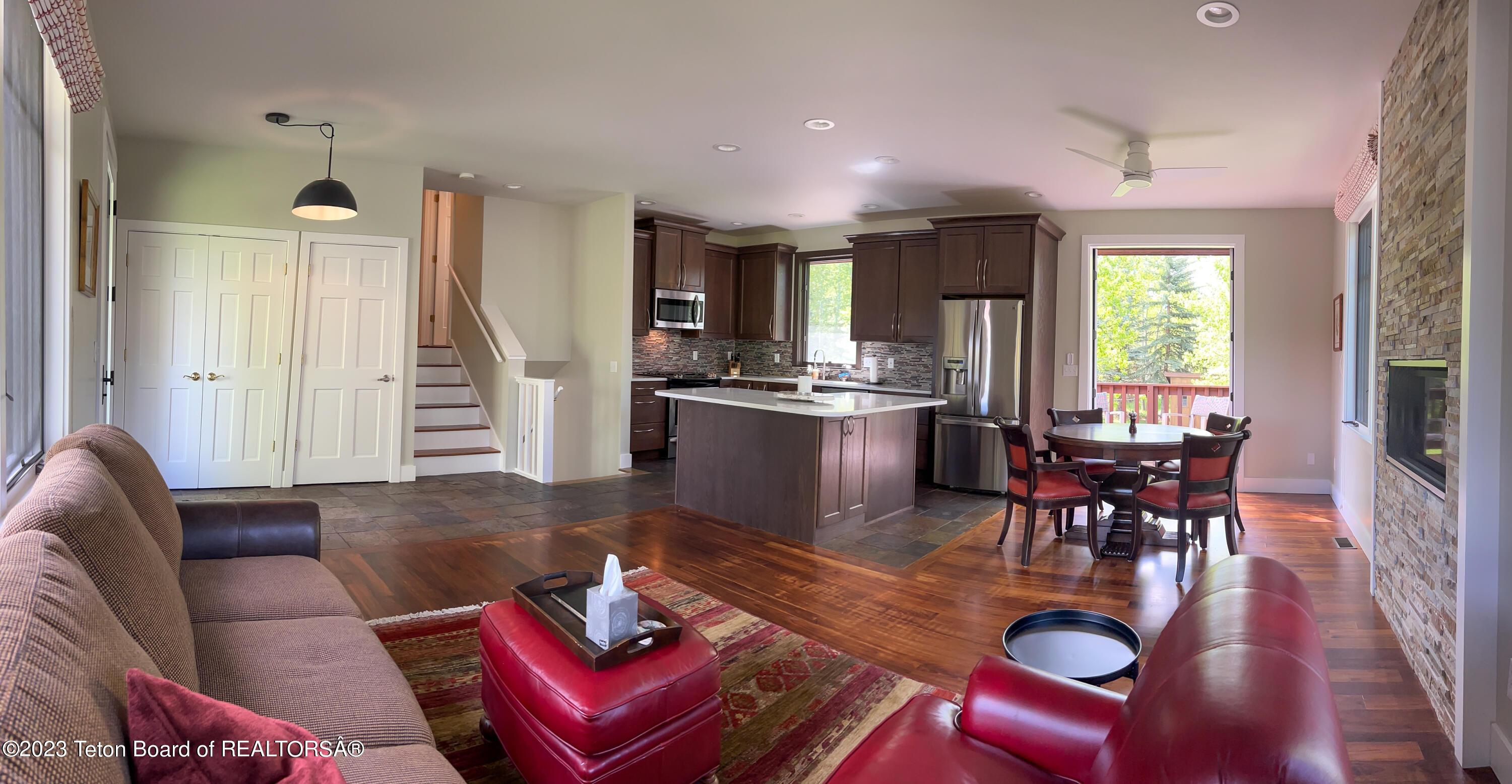 850 WHITEHOUSE Drive